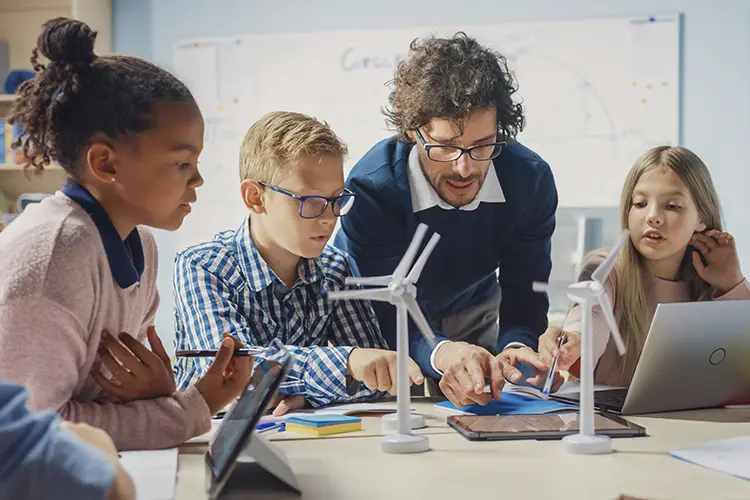 Investigación educativa y a la transferencia del conocimiento